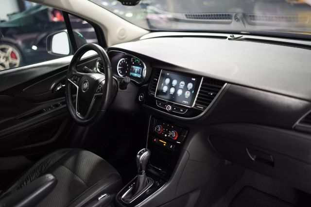 Vehicle image 40 of 46