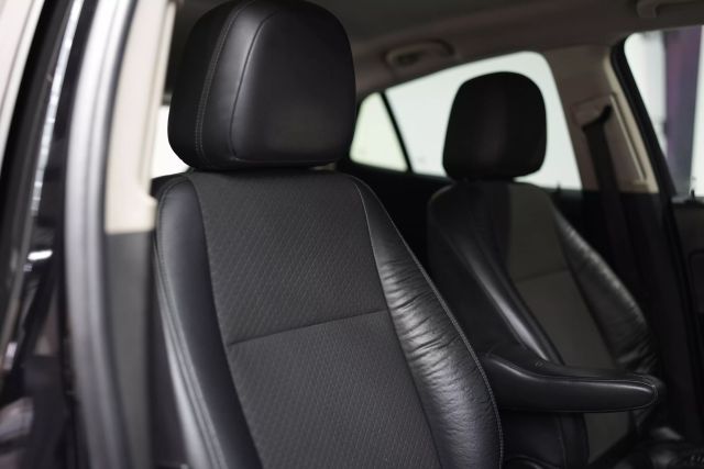 Vehicle image 42 of 46