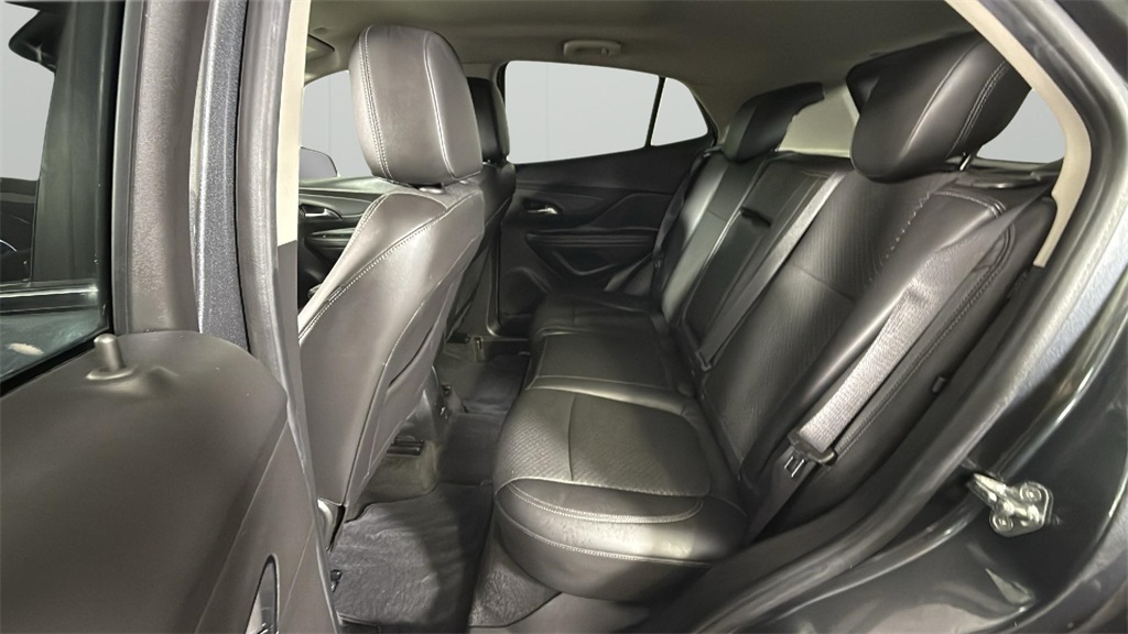 Vehicle image 23 of 28