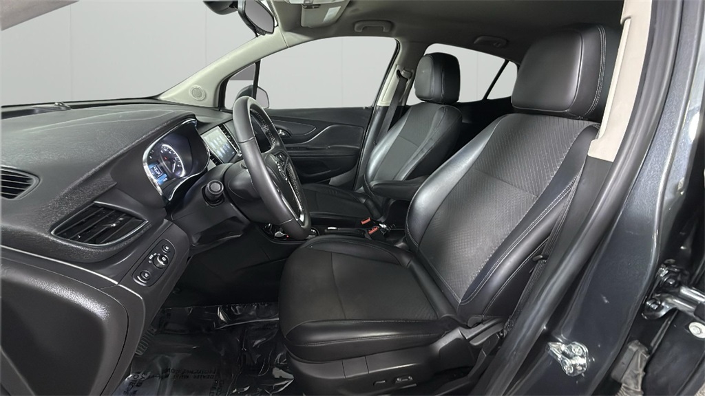 Vehicle image 17 of 28