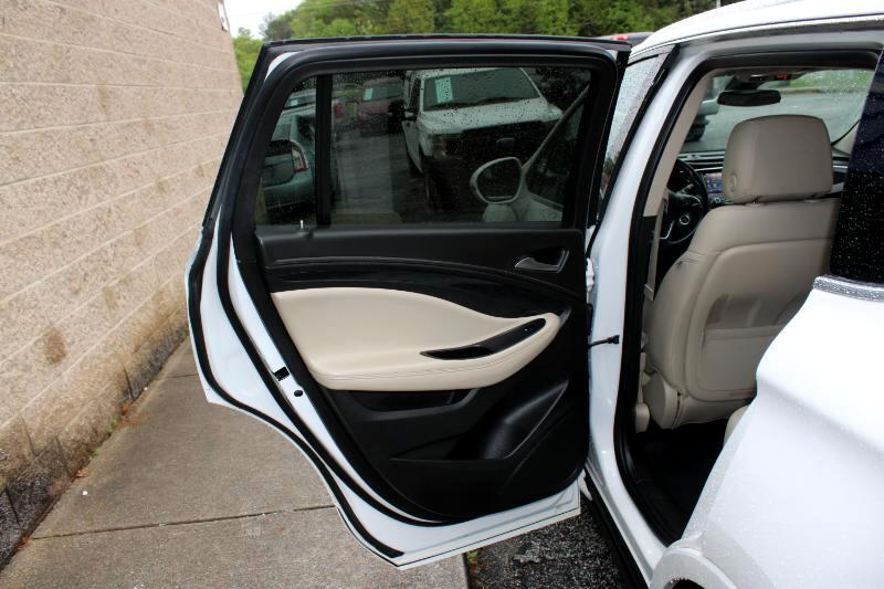 Vehicle image 21 of 29