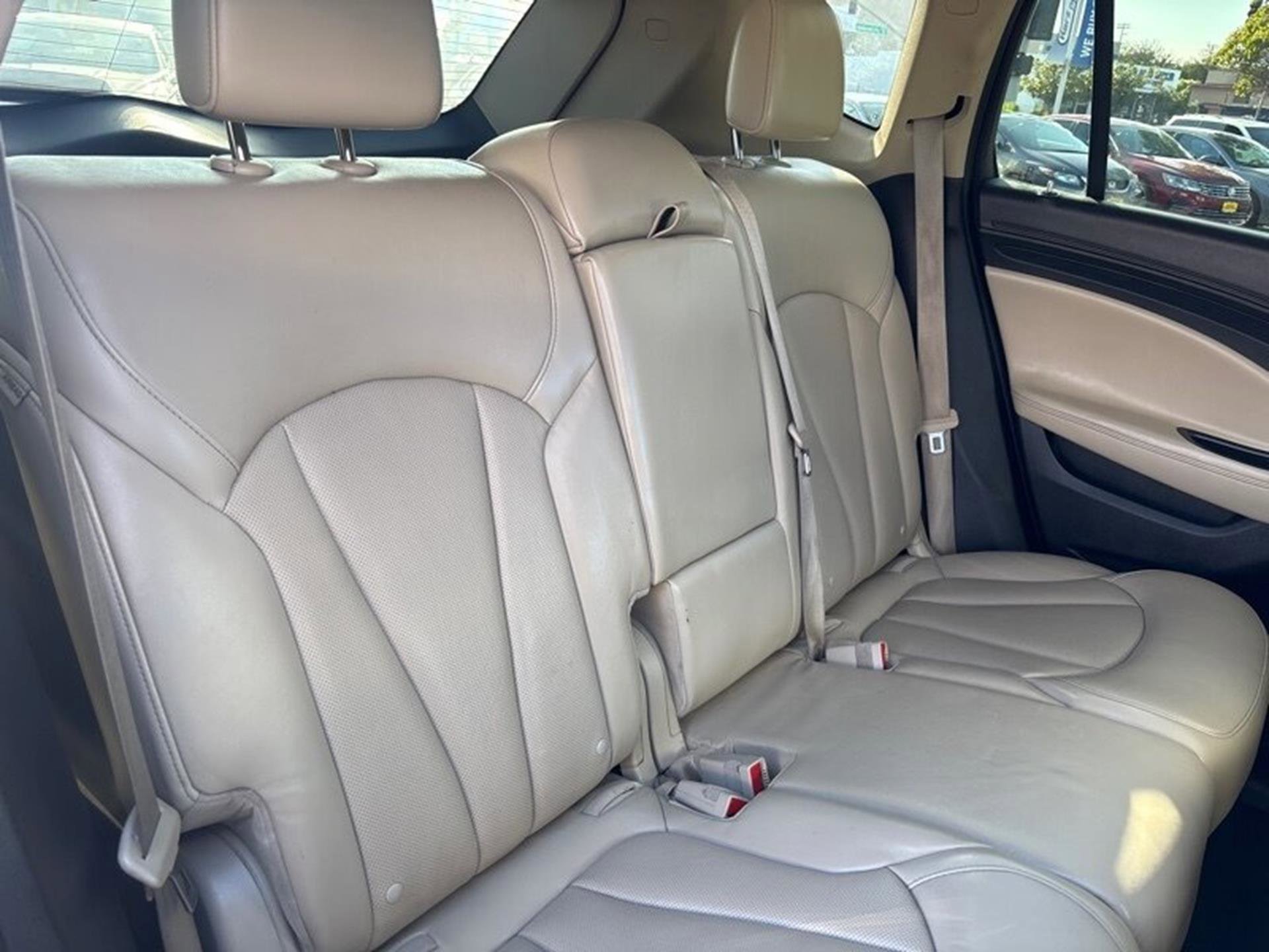Vehicle image 13 of 14