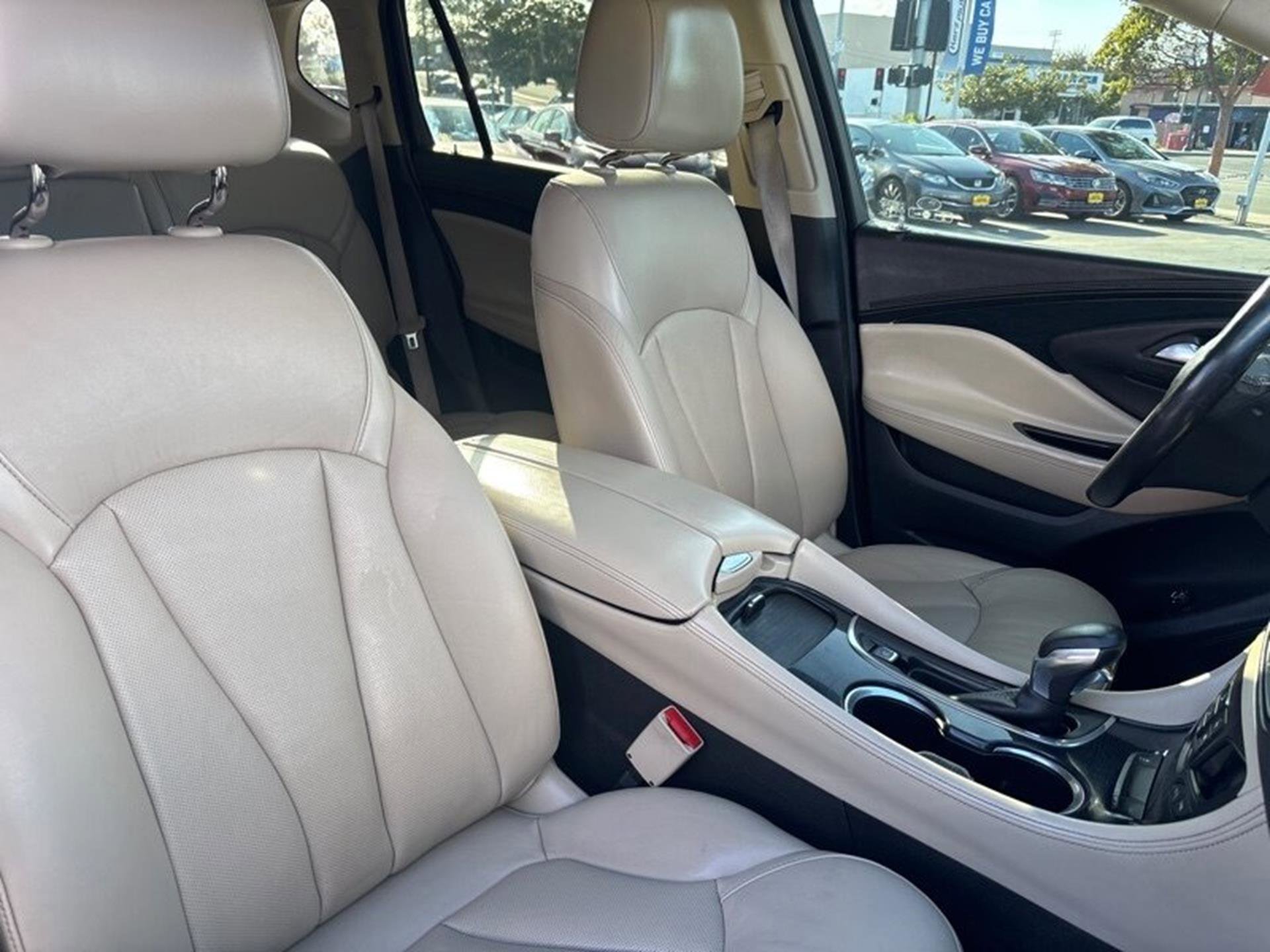 Vehicle image 12 of 14