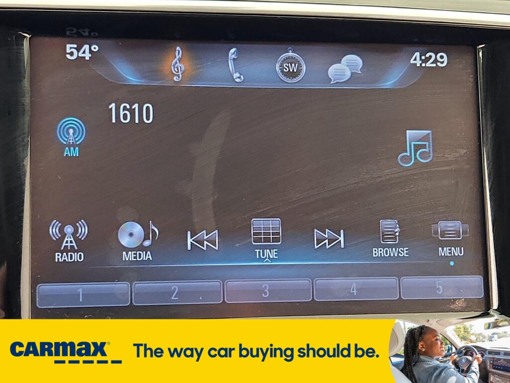 Vehicle image 21 of 28