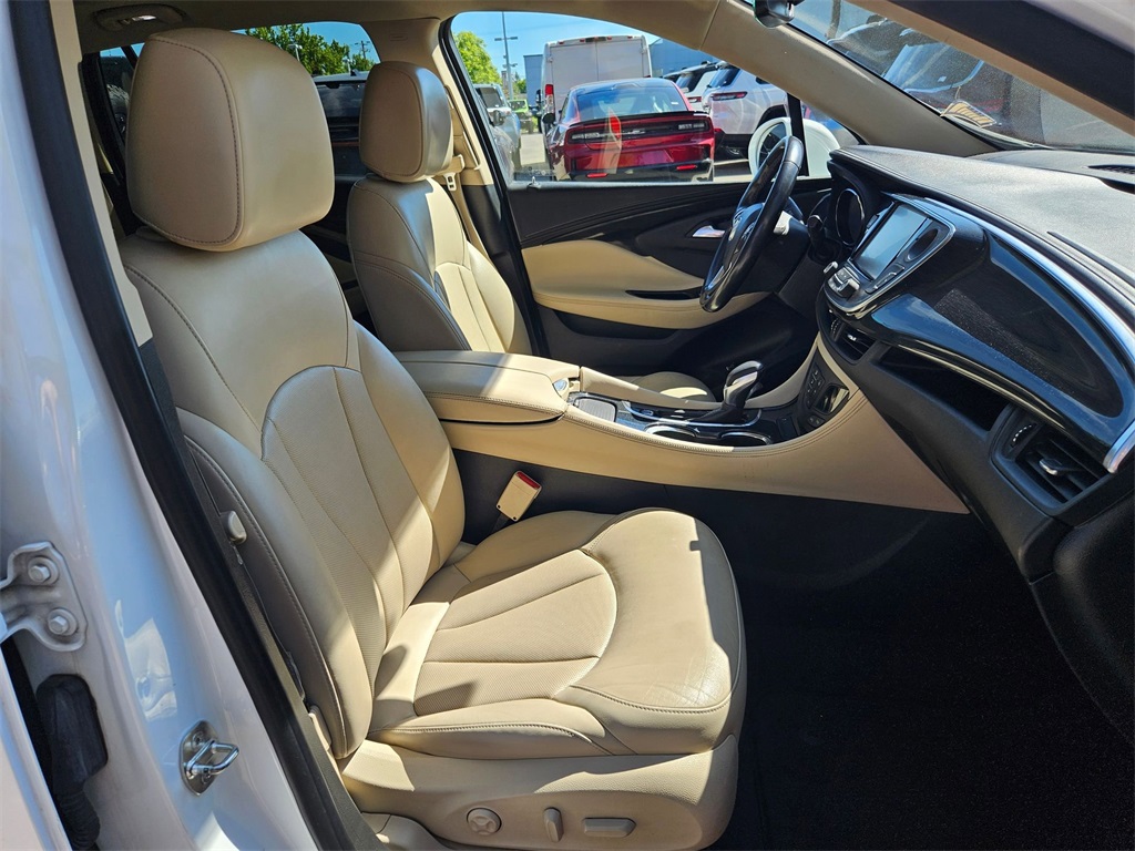 Vehicle image 18 of 33