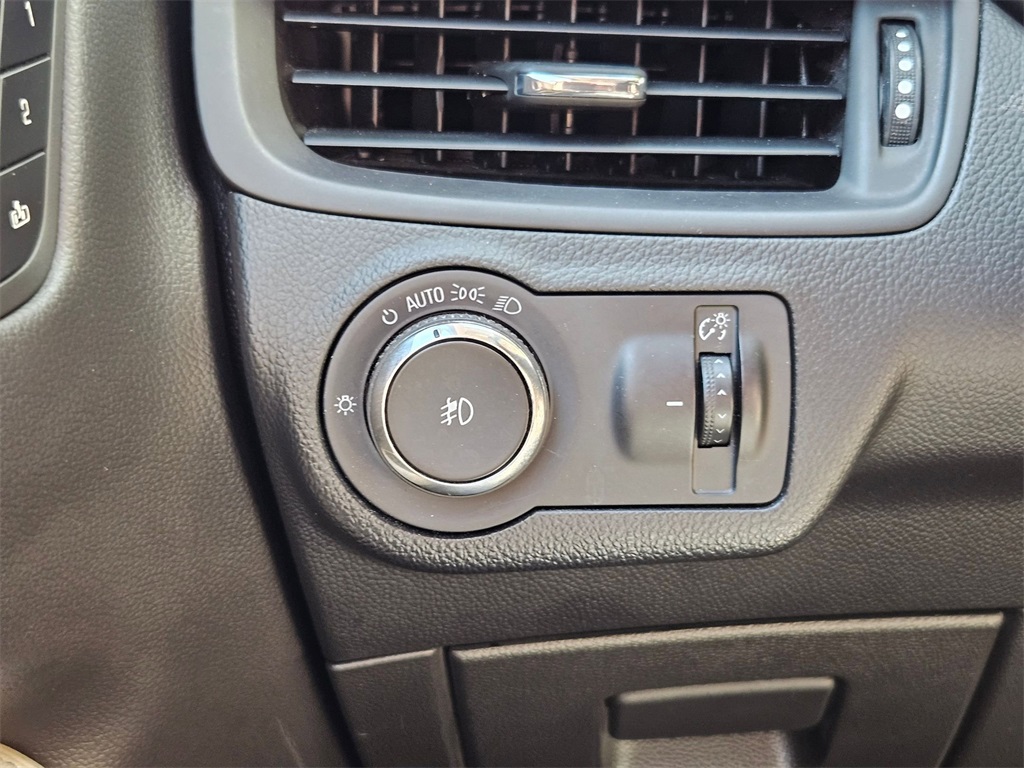 Vehicle image 20 of 33
