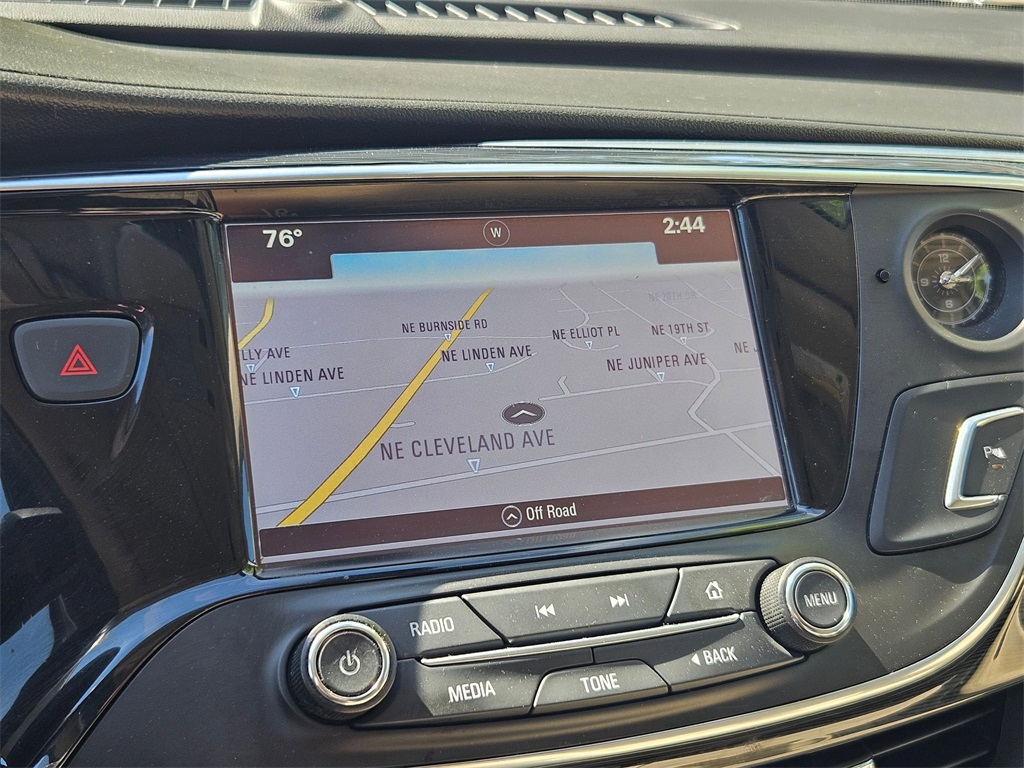 Vehicle image 25 of 33