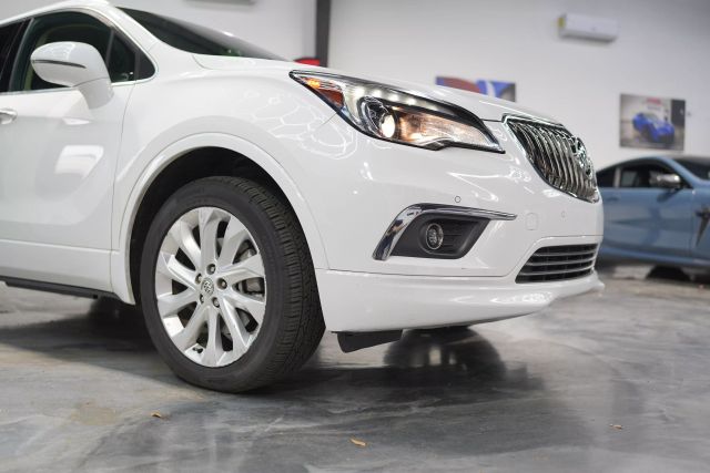 Vehicle image 10 of 78
