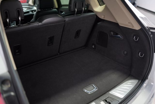Vehicle image 37 of 78