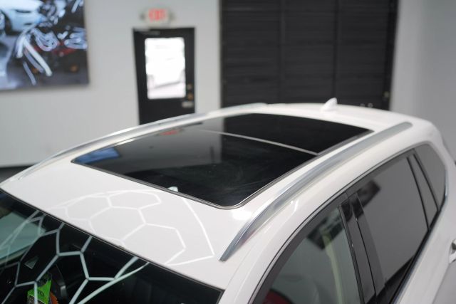 Vehicle image 24 of 78