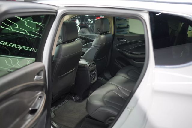 Vehicle image 70 of 78