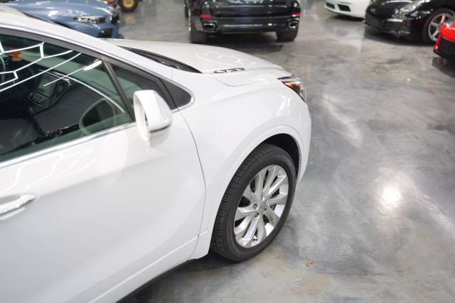 Vehicle image 18 of 78