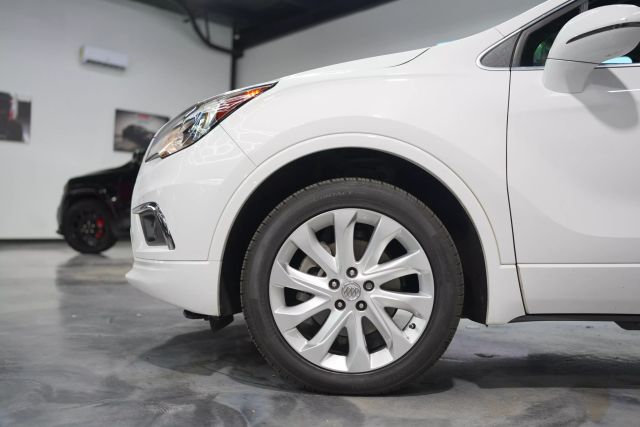 Vehicle image 25 of 78