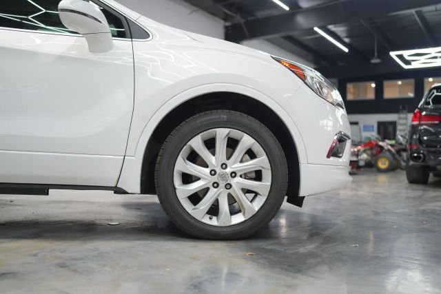 Vehicle image 23 of 78