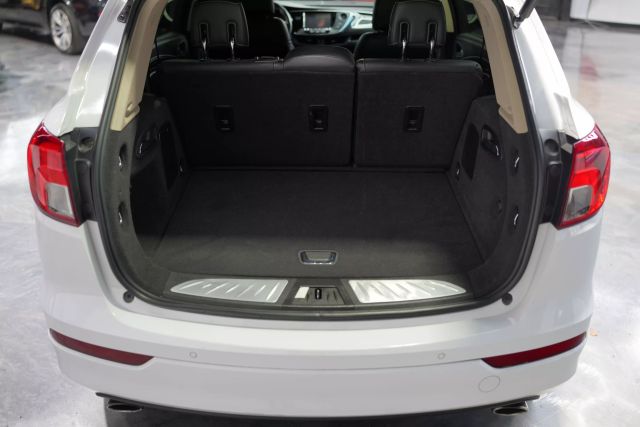 Vehicle image 36 of 78