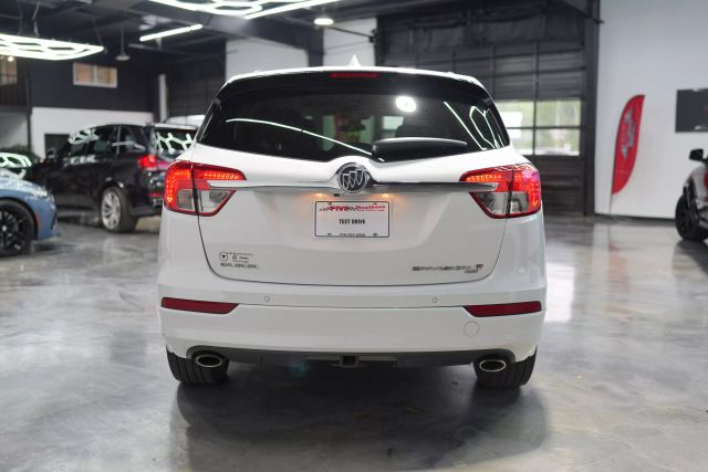Vehicle image 16 of 78