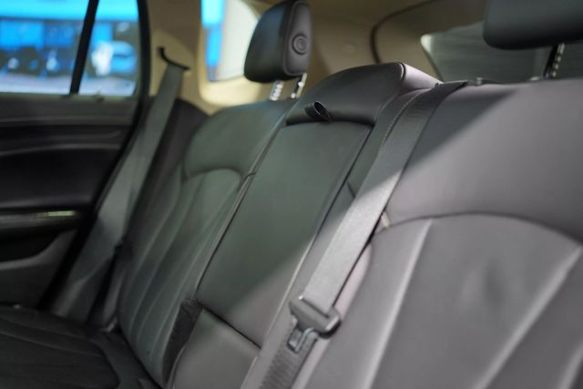 Vehicle image 73 of 78