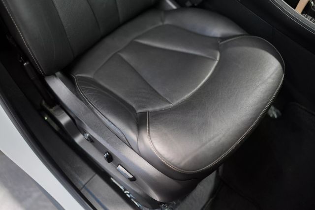Vehicle image 66 of 78