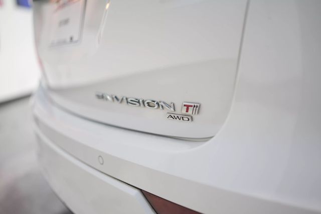 Vehicle image 33 of 78