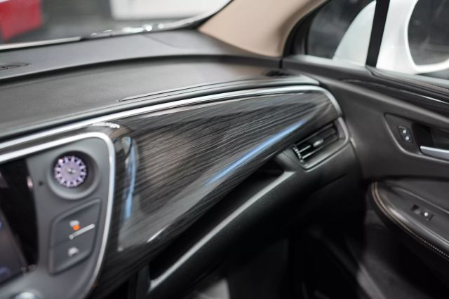 Vehicle image 53 of 78
