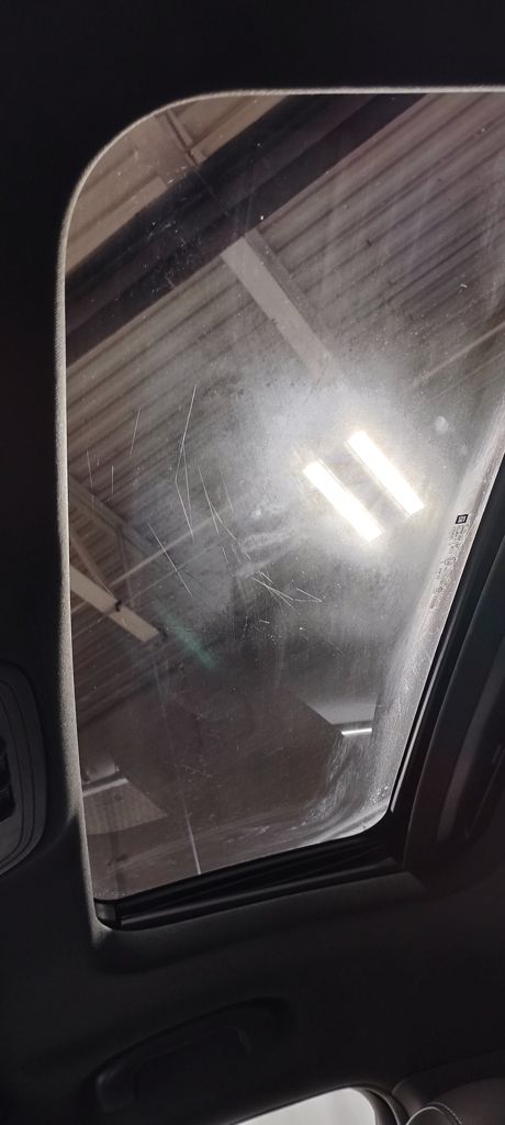 Vehicle image 22 of 40