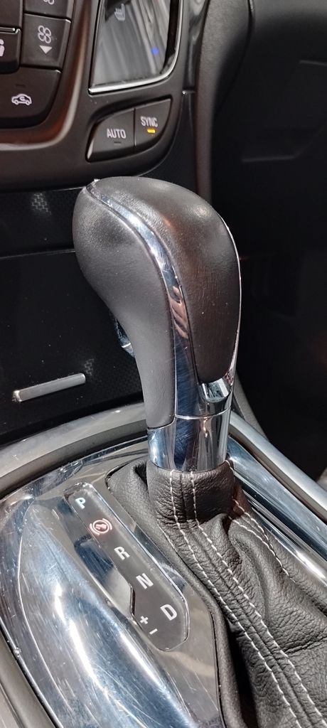 Vehicle image 32 of 40