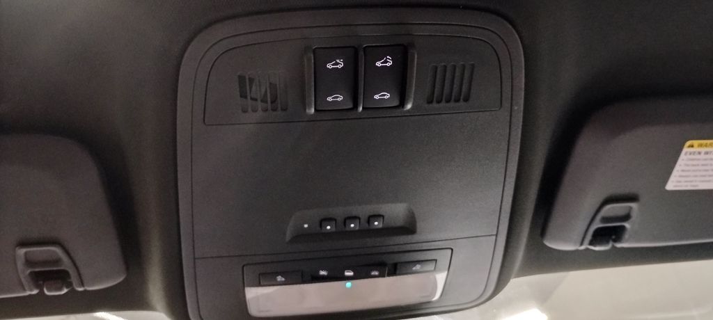 Vehicle image 23 of 40