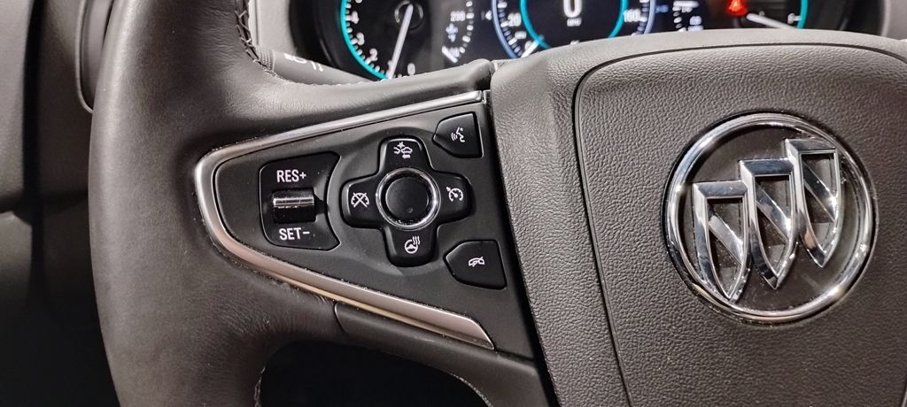Vehicle image 24 of 40