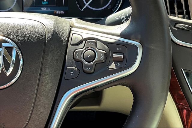 Vehicle image 18 of 32