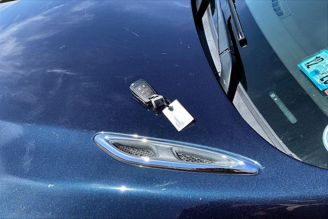 Vehicle image 12 of 32