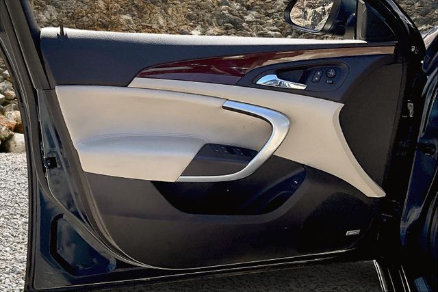 Vehicle image 22 of 32
