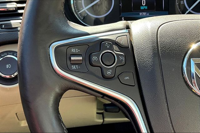 Vehicle image 17 of 32