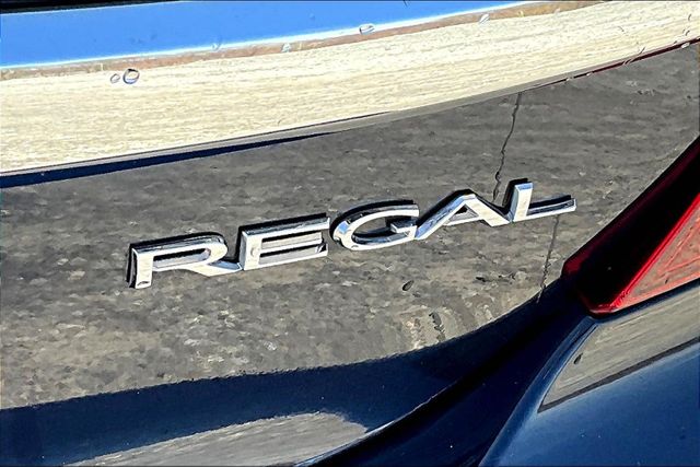 Vehicle image 10 of 32