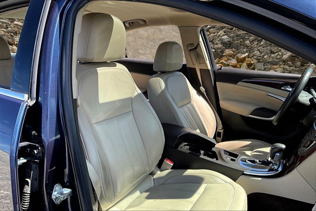 Vehicle image 9 of 32