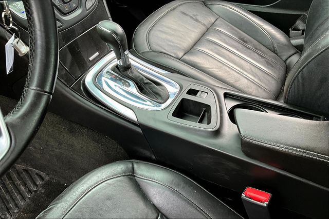 Vehicle image 14 of 32