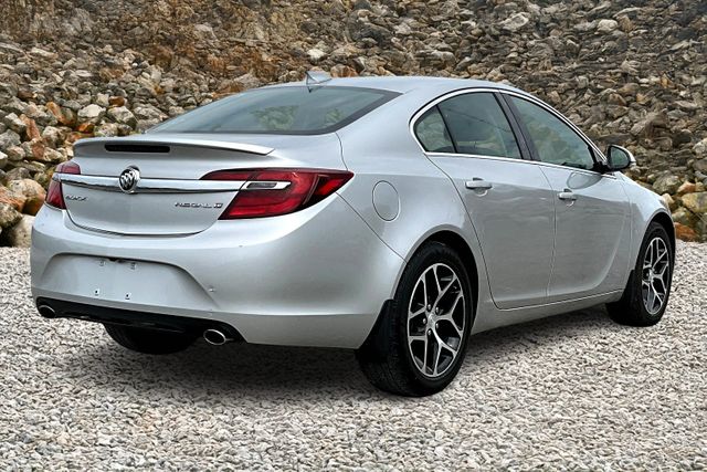 Vehicle image 4 of 32