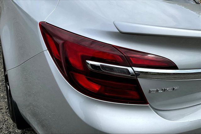 Vehicle image 28 of 32