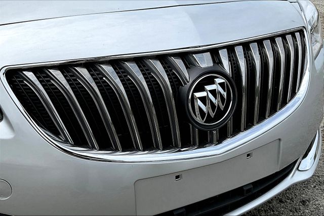 Vehicle image 26 of 32