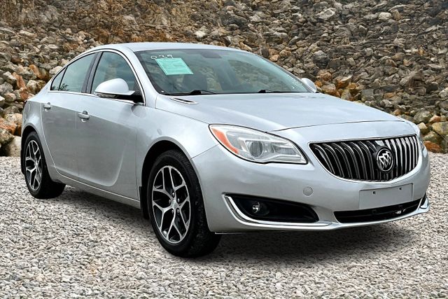 Vehicle image 3 of 32