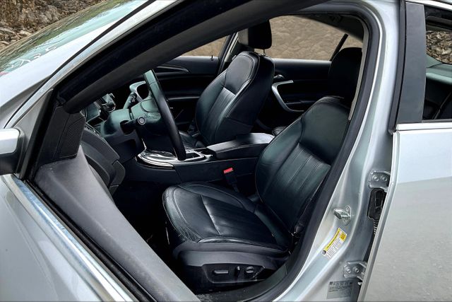 Vehicle image 23 of 32
