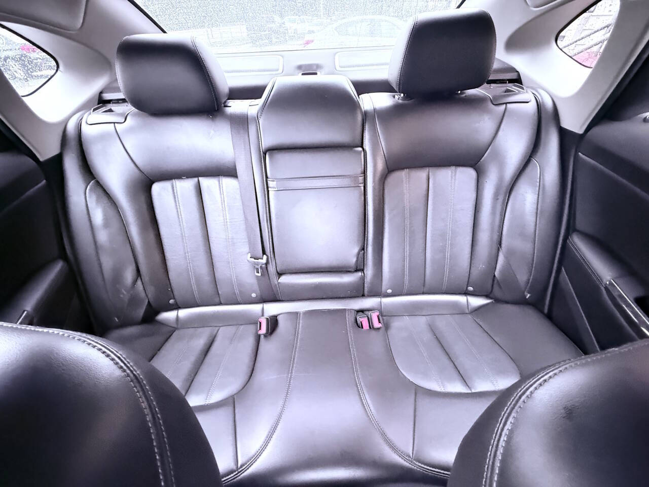 Vehicle image 18 of 25