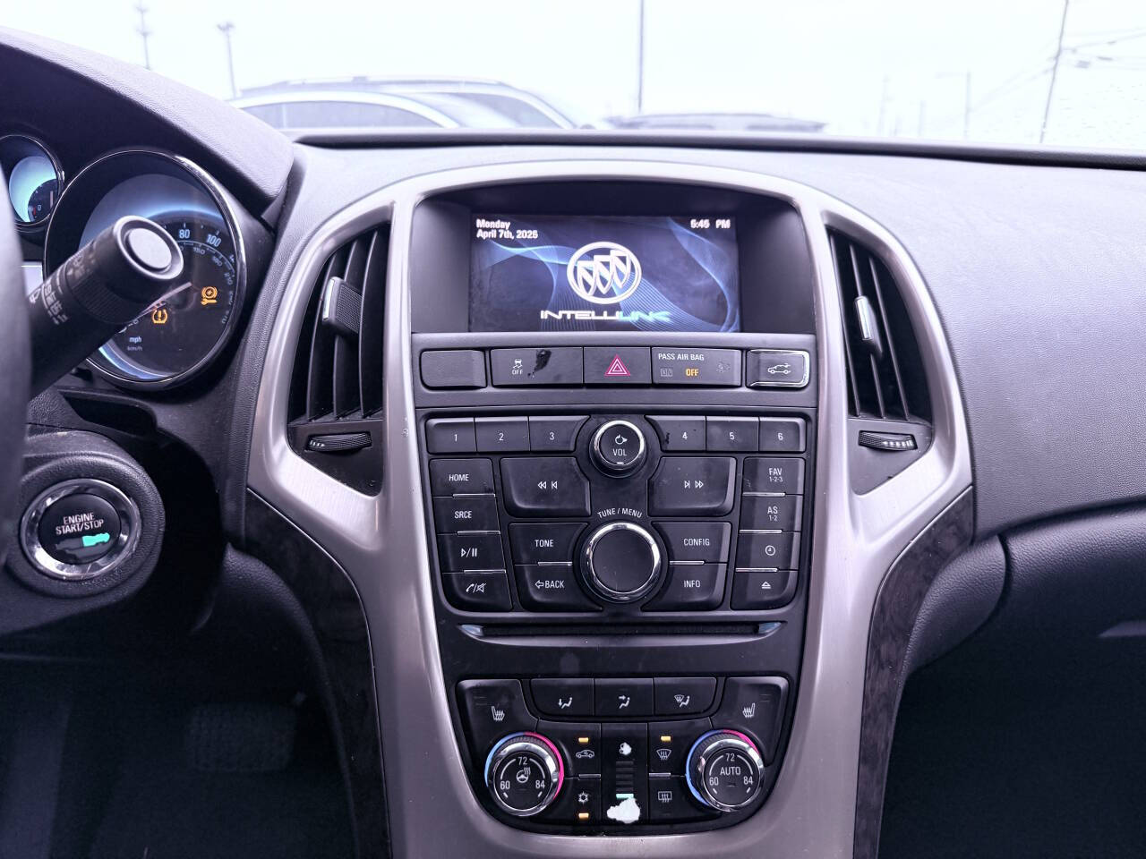 Vehicle image 23 of 25