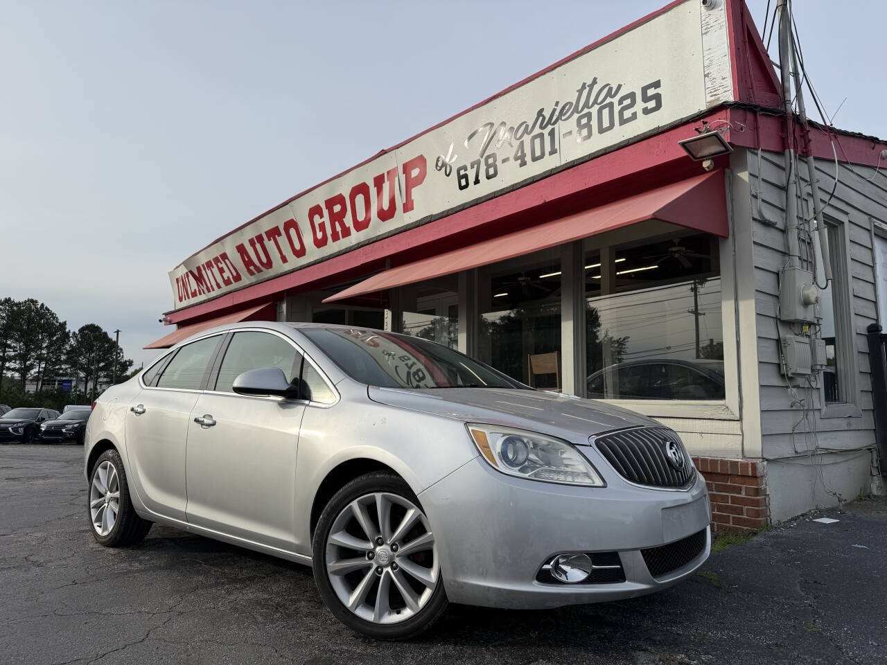 Vehicle image 4 of 25