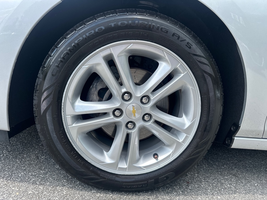 Vehicle image 10 of 38