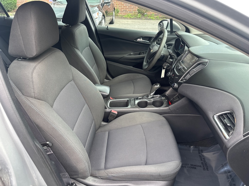 Vehicle image 16 of 38
