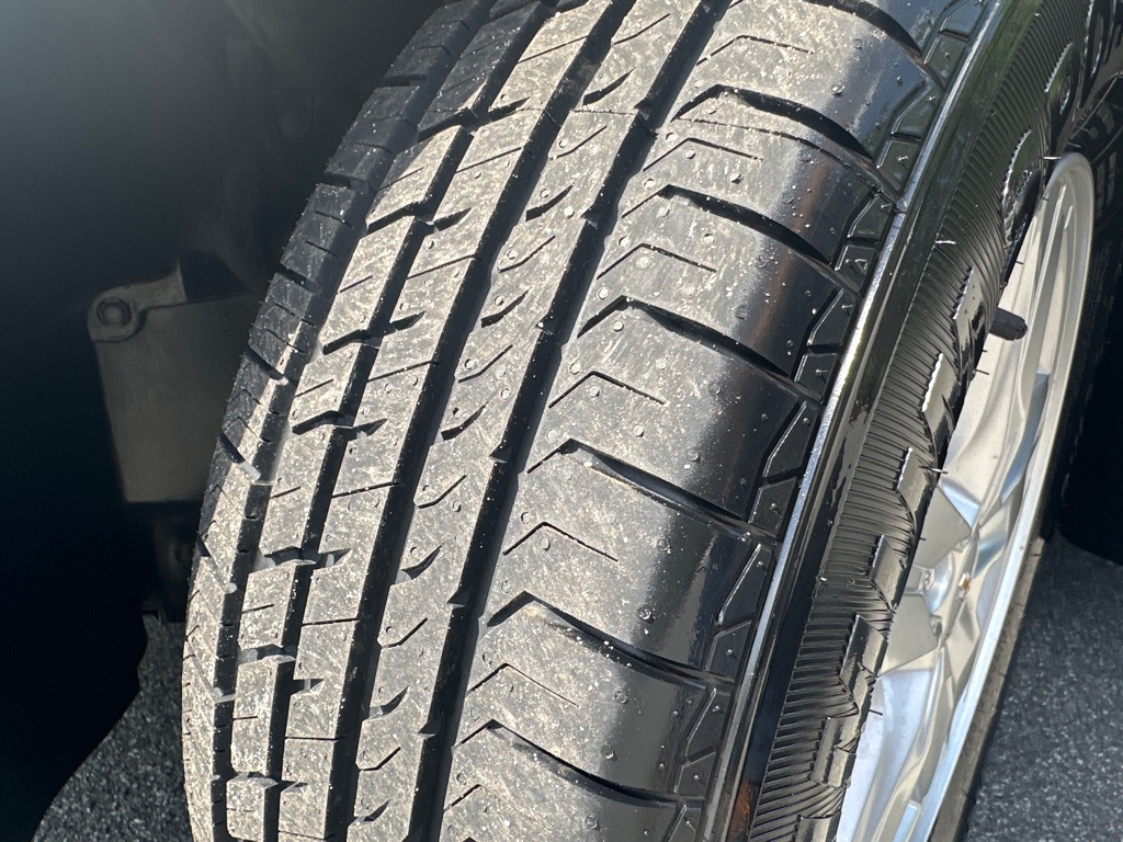 Vehicle image 32 of 38