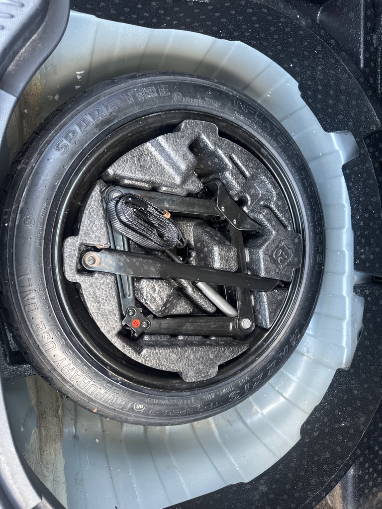 Vehicle image 31 of 38