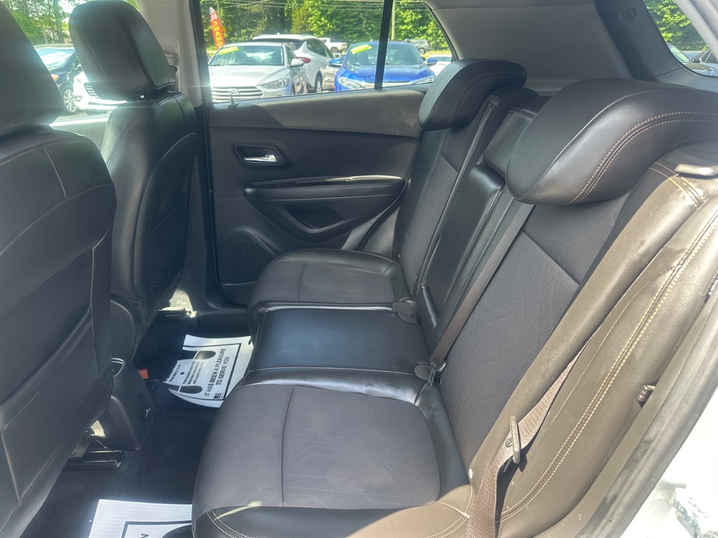 Vehicle image 14 of 38
