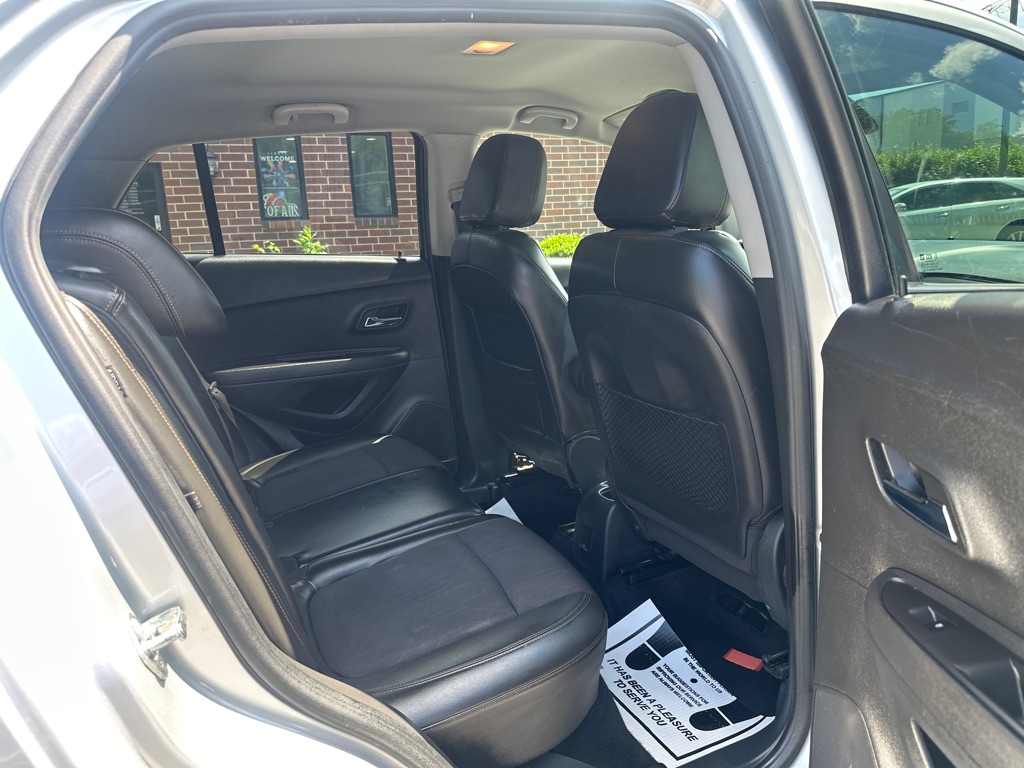Vehicle image 16 of 38