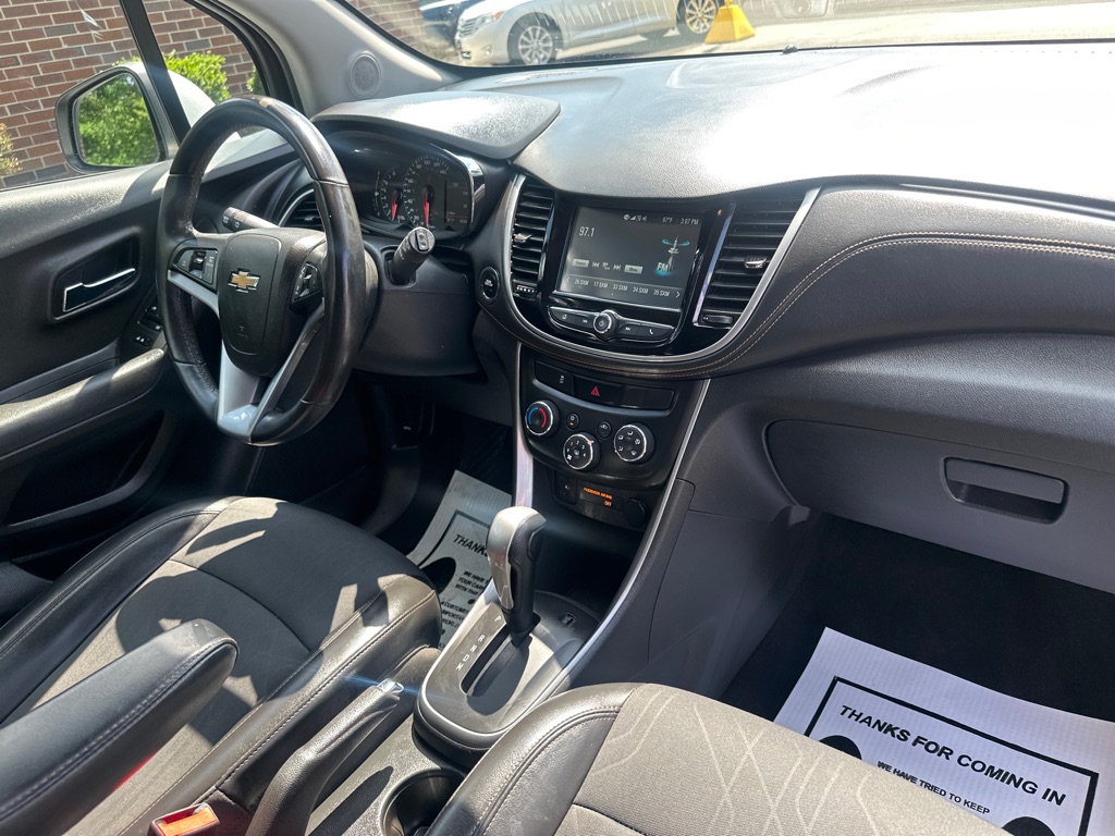 Vehicle image 21 of 38